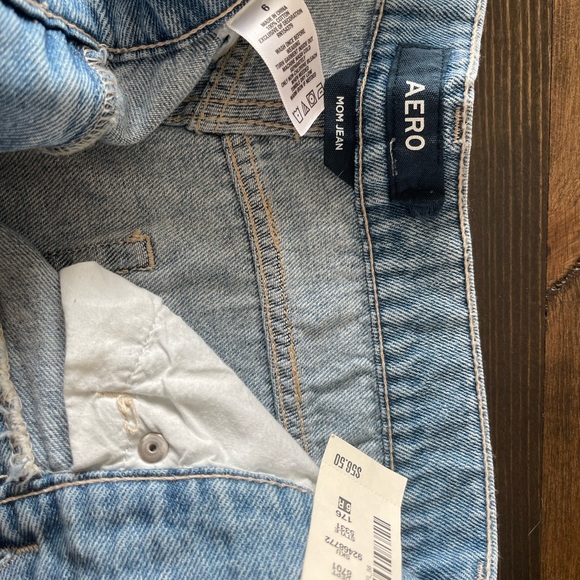 NWT - AERO Distressed Mom Jeans - Picture 4 of 5